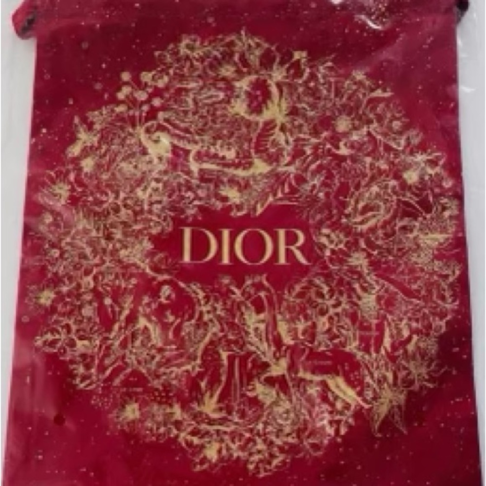 DIOR Beauty
2024 Limited Edition Red Drawstring Pouch - Picture 2 of 4